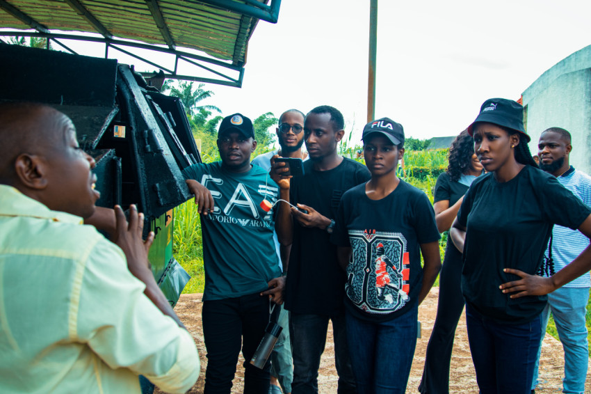 Tour guide speaking with tourists