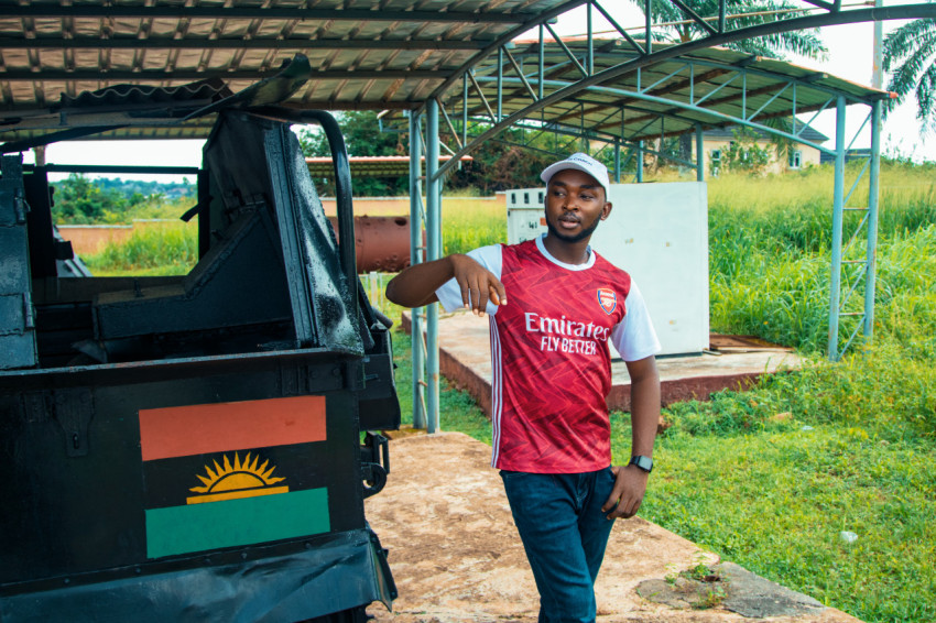 Boy on Arsenal jersey