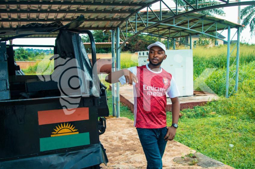 Boy on Arsenal jersey