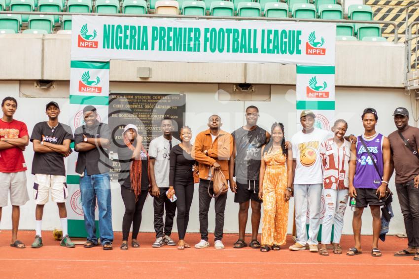 Group of people standing 1