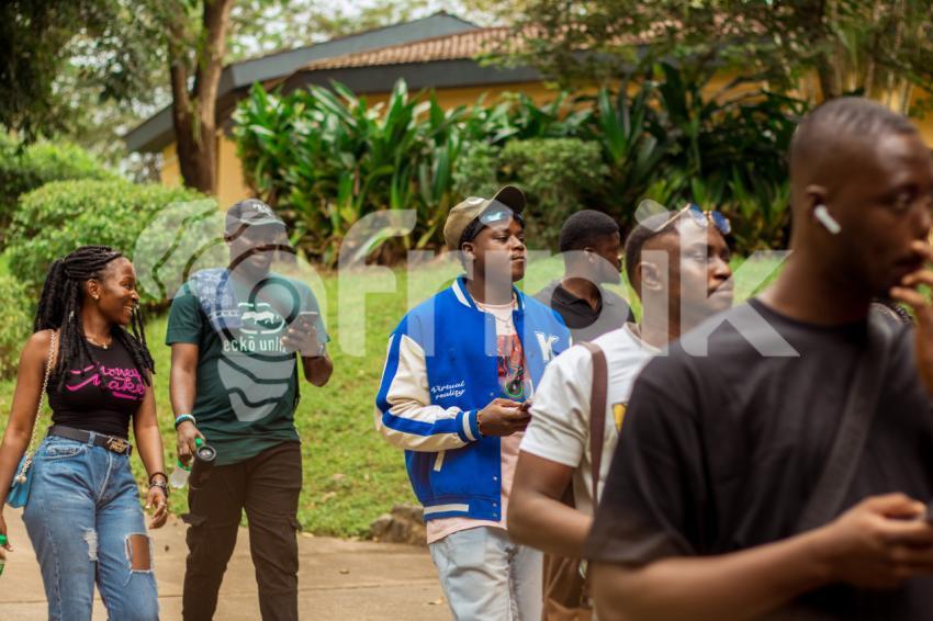 People walking in the Park 2