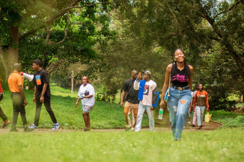 People walking in the Park 4