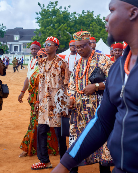 A  traditional ruler with his entourage 2